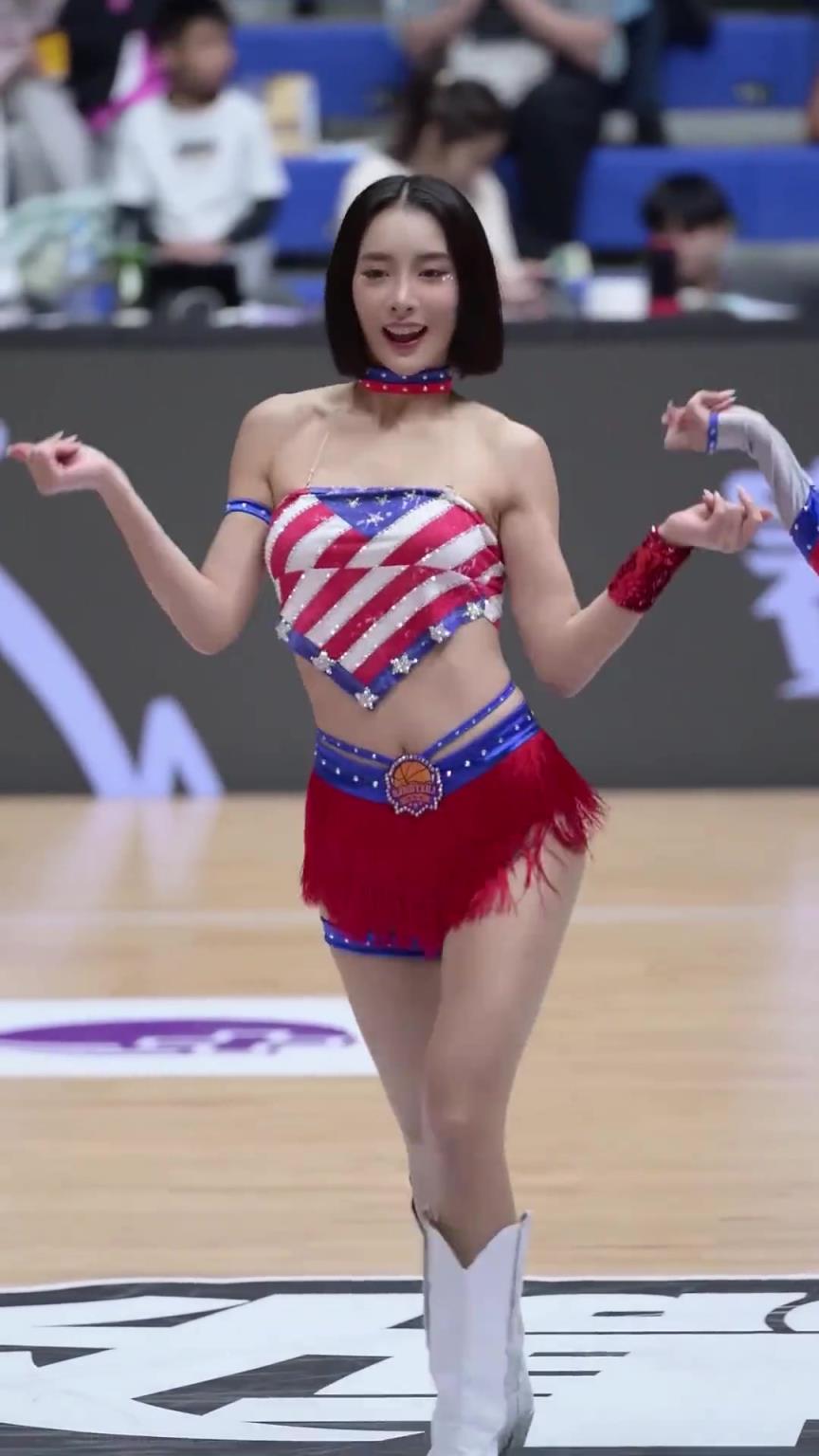 太離譜了 ！幾乎是完美女人！